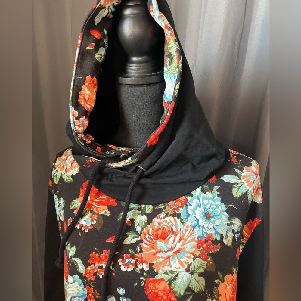 228. Hazel Blues Hoodie, Size 1XL, EUC - Picture 2 of 6
